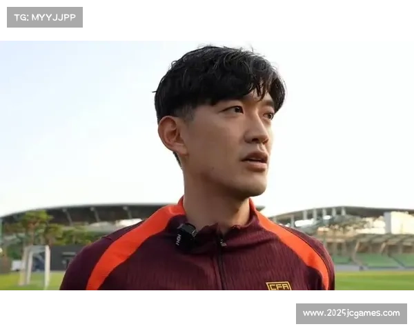 颜骏凌谈与偶像范德萨互动:崇明一期老将的冠军之心是球队之魂